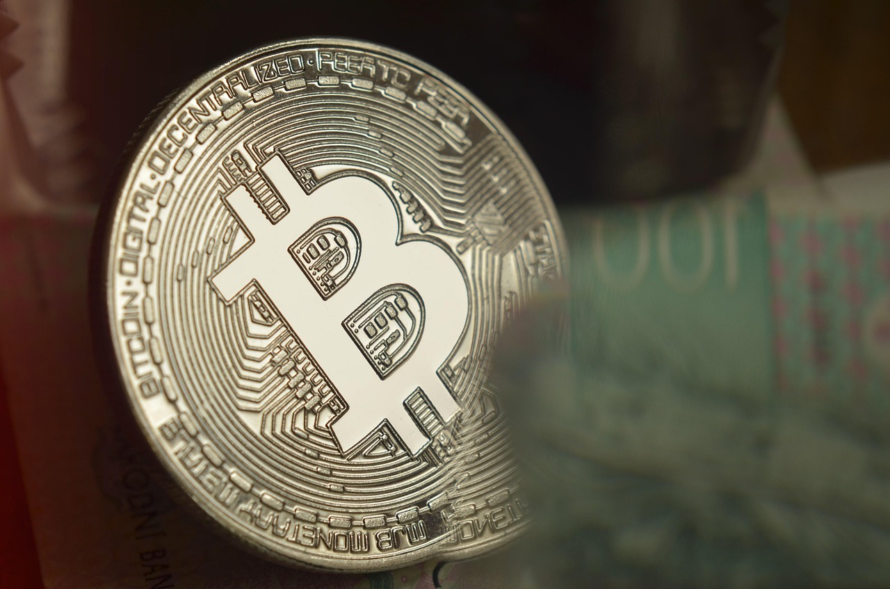 普京宣布俄乌战争复活节停火30小时！比特币涨破8.5万美元